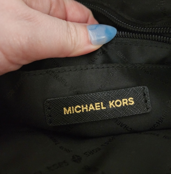 Michael Kors Black Bag with Navy Floral Coin Purse - Picture 3 of 9